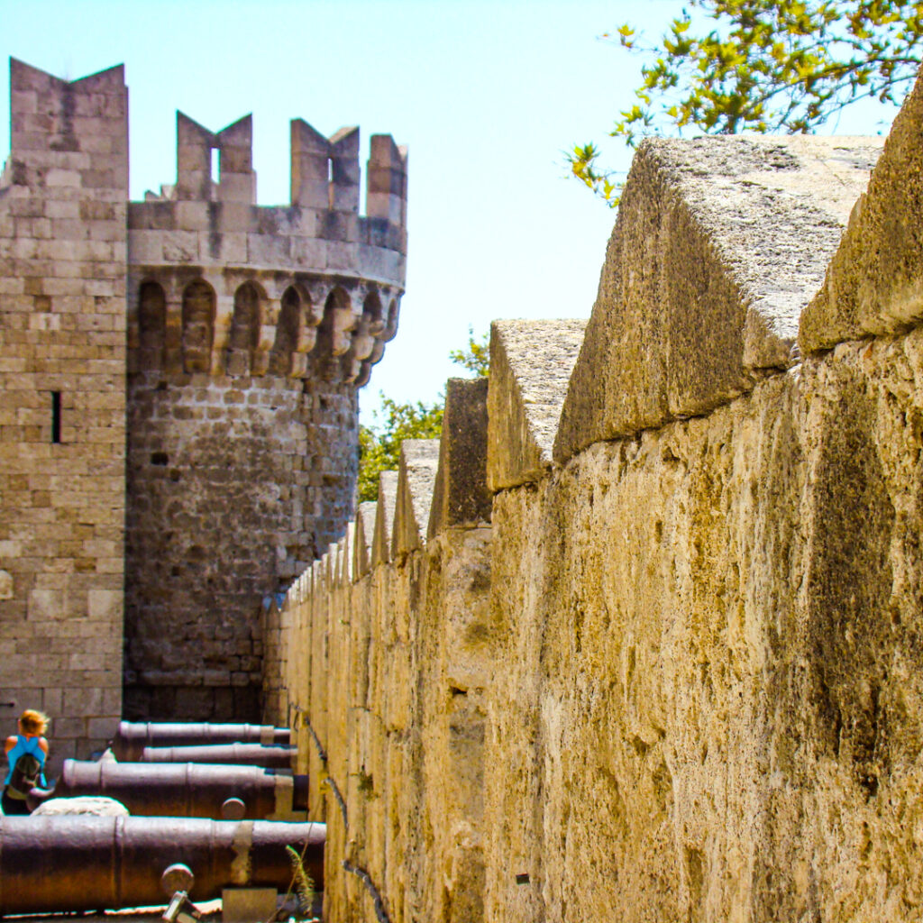 Zamek Wielkich Mistrzów z Rodos, mury obronne