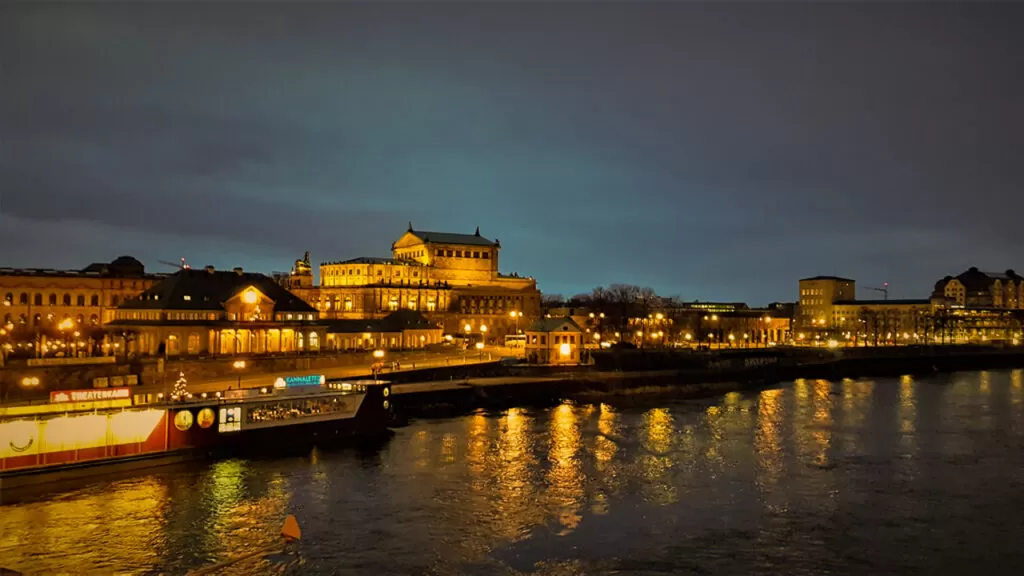 most na rzece Łaba, Drezno nocą