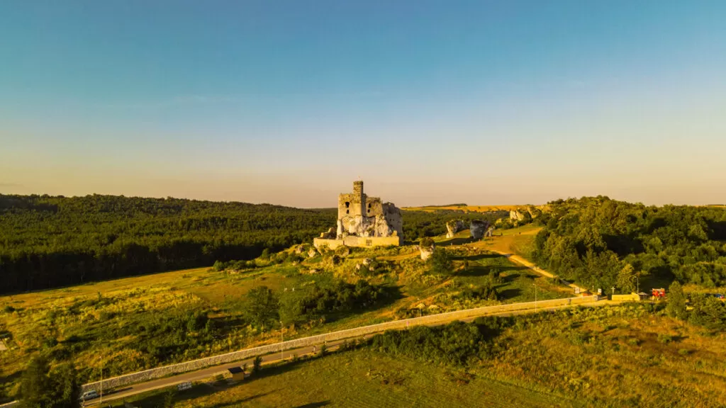 Ruiny Zamku w Mirowie z drona