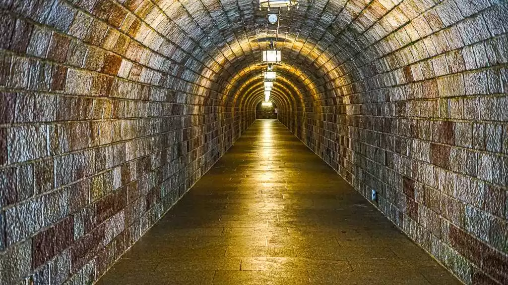 Herbaciarnia na Kehlsteinie – Orle Gniazdo – Niemcy - tunel 124 metry