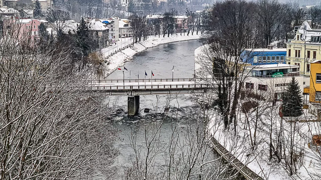 Most na Olzie w Cieszynie, dawne przejście graniczne zimą