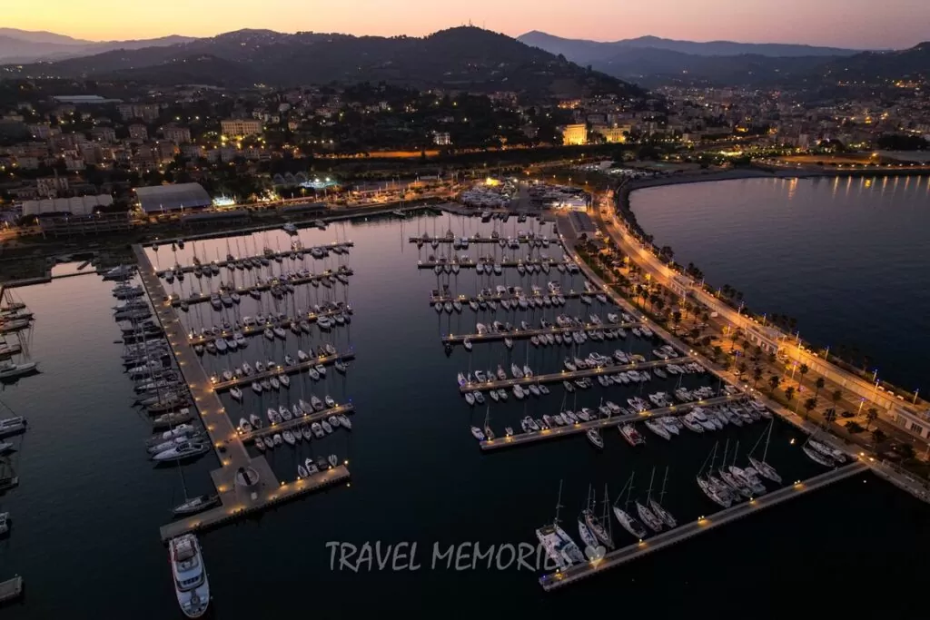 Imperia nocą, Liguria, Morze Liguryjskie, WŁochy