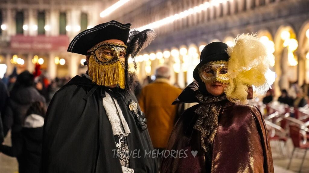 Karnawał w Wenecji 2023, kostiumy i maski na Placu Świętego Marka