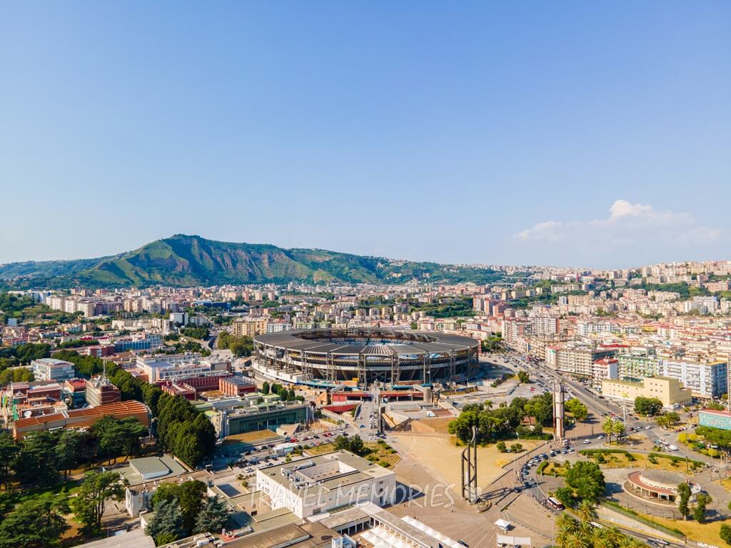 Stadion Neapolu od strony morza