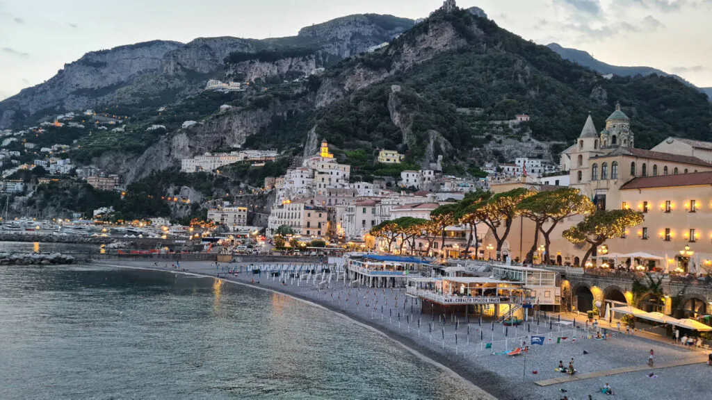 Amalfi nocą