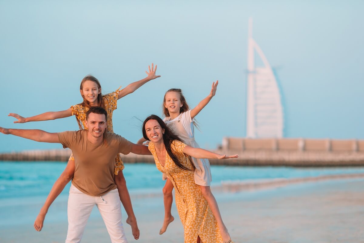 Influencerka Zabiera Dzieci Na Podróż Do Dubaju - Czy To Odpowiedzialne?