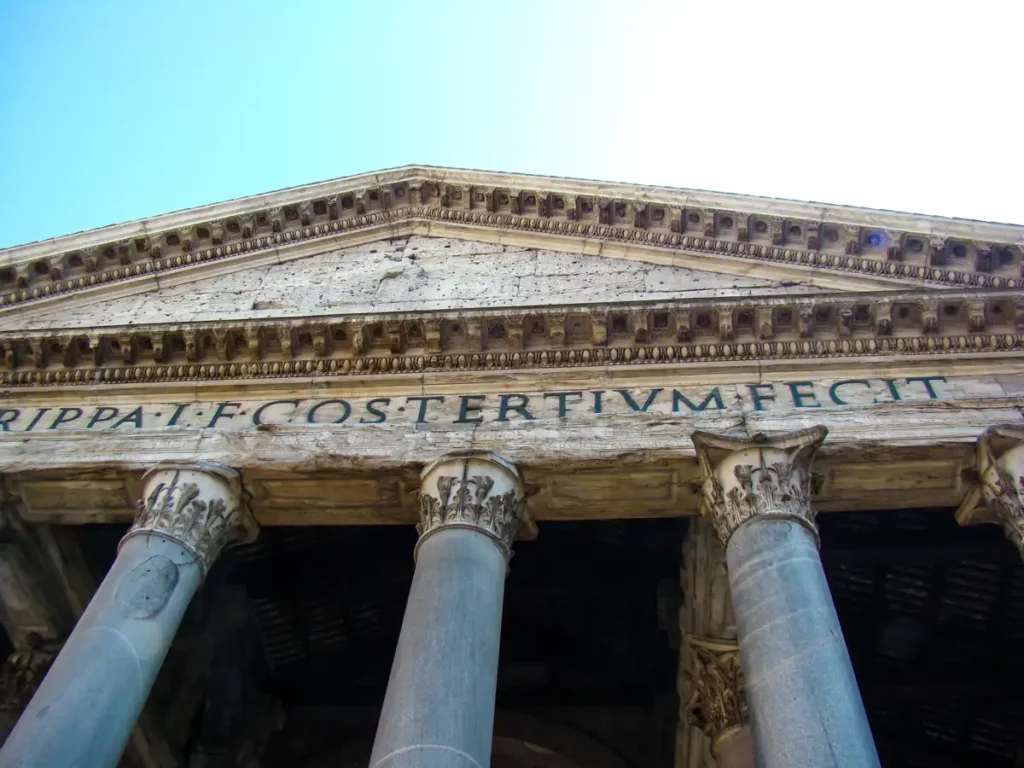 Panteon w Rzymie, kolumny
