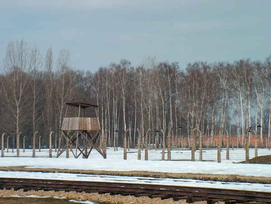 wieża wartownicza w Auschwitz II – Birkenau