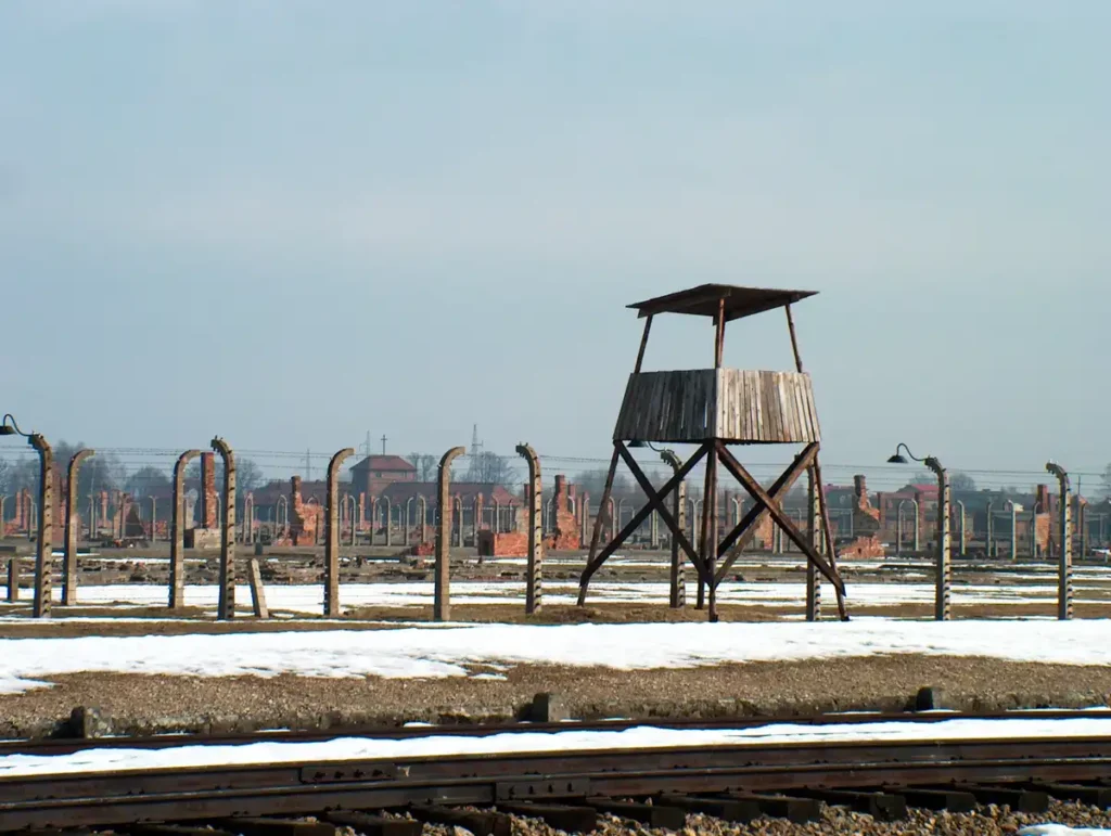 wieża wartownicza w Auschwitz II – Birkenau