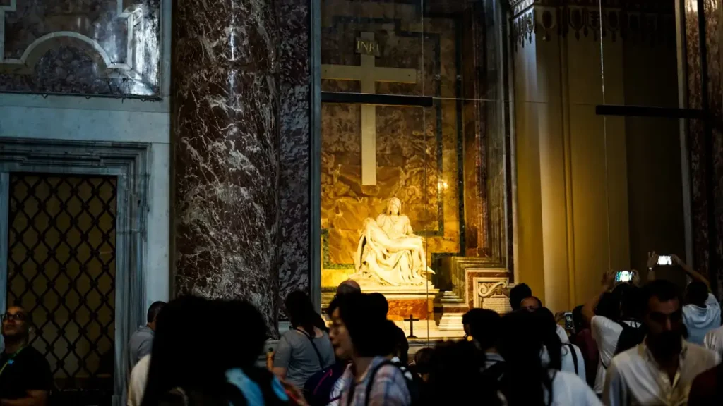 Pieta - rzeźba Michała Anioła w Bazylice
