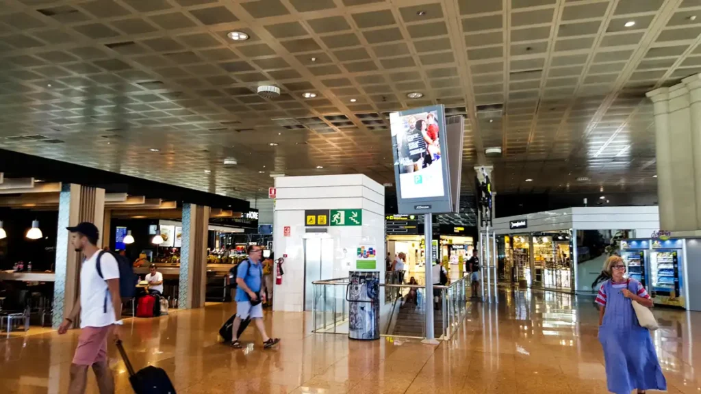 El Prat wnętrze terminalu