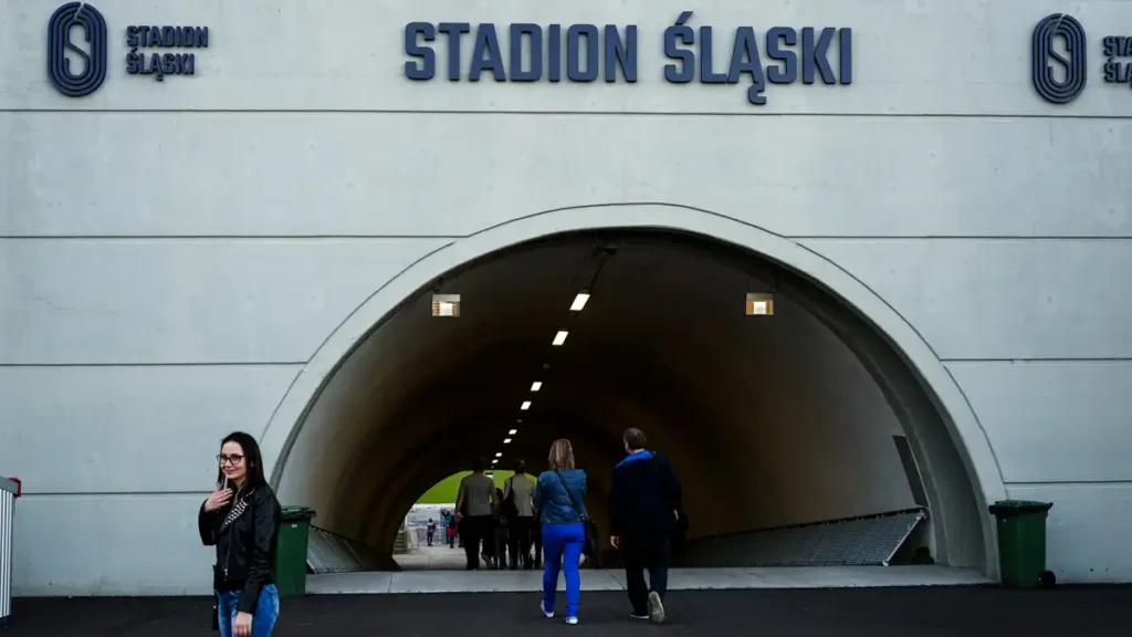 wejście do tunelu Stadionu Śląskiego