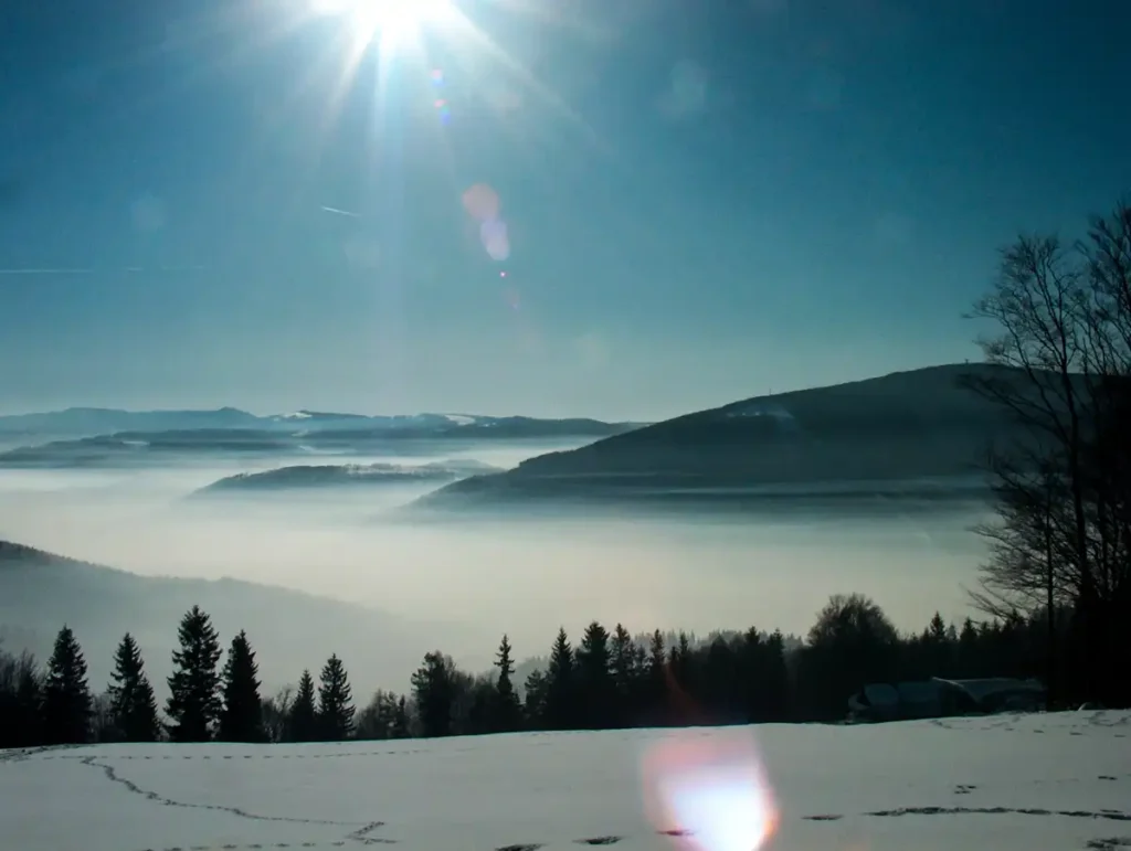 Widok z Równicy na Beskid Śląski zimą