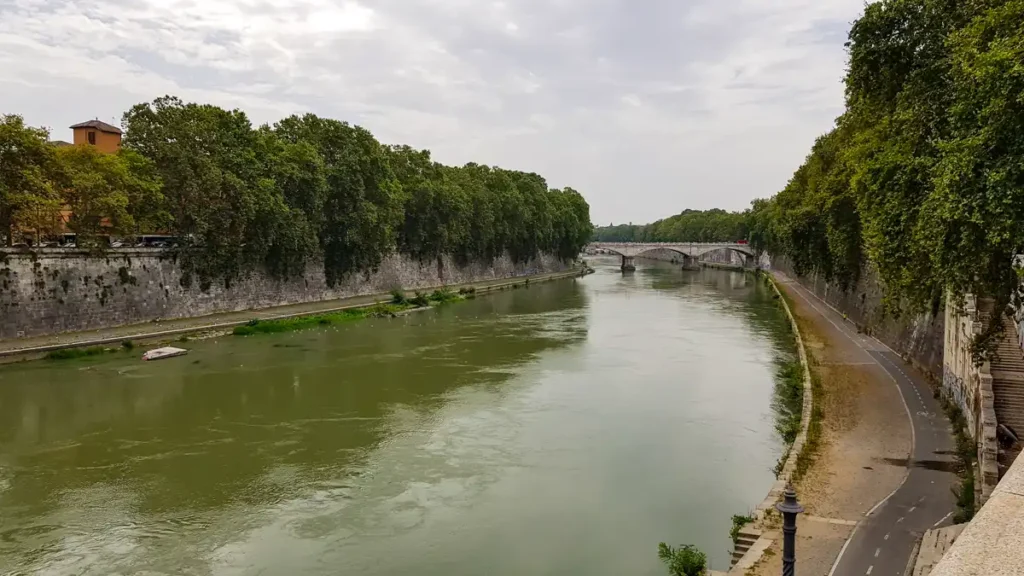 rzeka Tyber w Rzymie