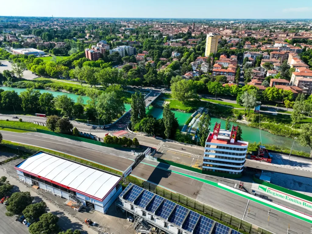 widok na miasto imola